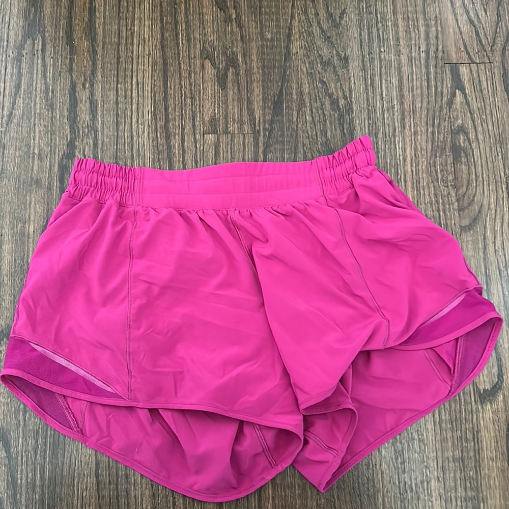 lululemon hottie hot shorts in ripened raspberry